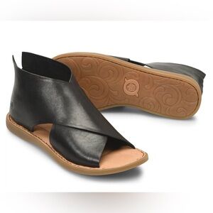 Born Women's Iwa Leather Sandal in Black Sz 9